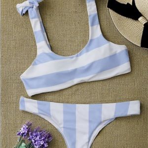 Zaful Striped Tie Shoulder Scoop Bikini Set